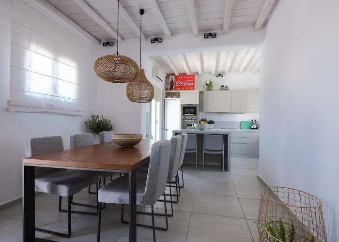 Secret Island Tourlos